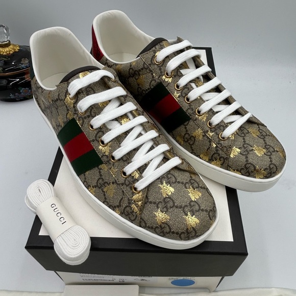 Gucci Other - Men's Gucci, ace GG Supreme sneakers with bee detailing size 9.5 made in Italy